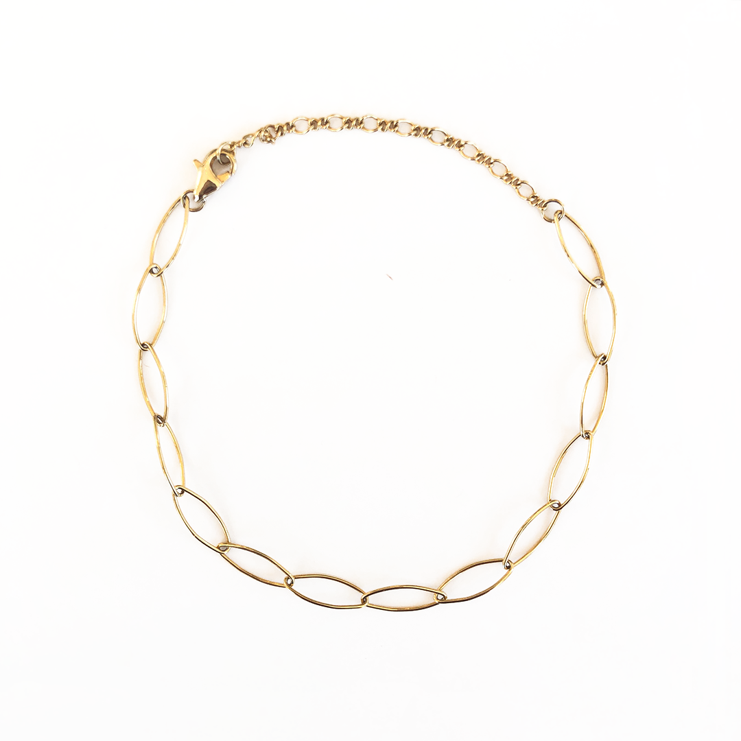 Dainty Link Breaker Bracelet