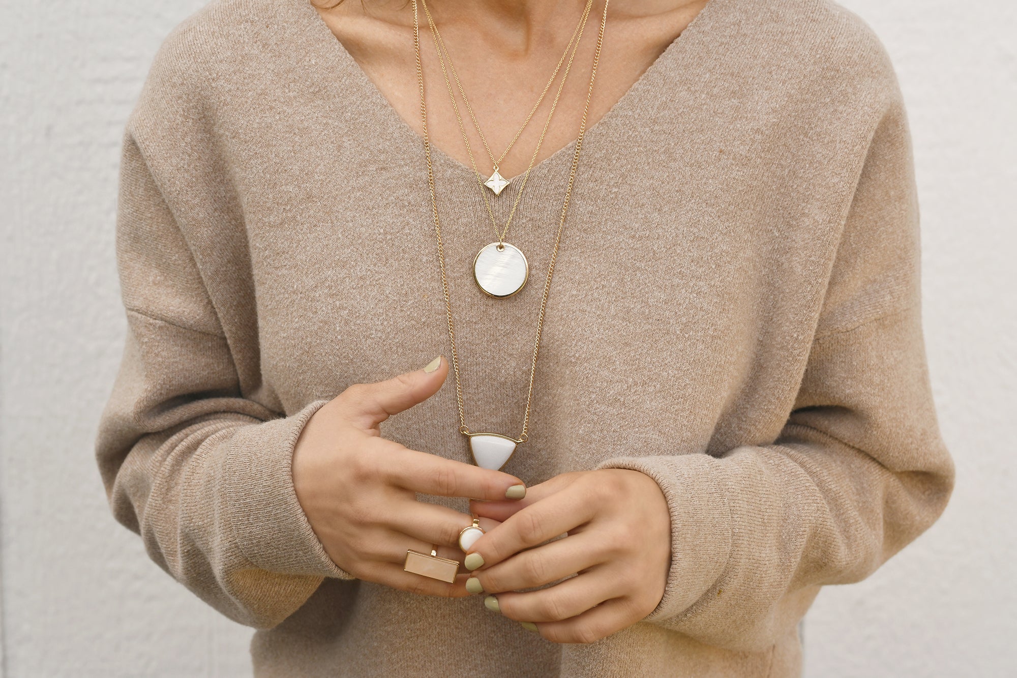 alabasterroundnecklace.jpg