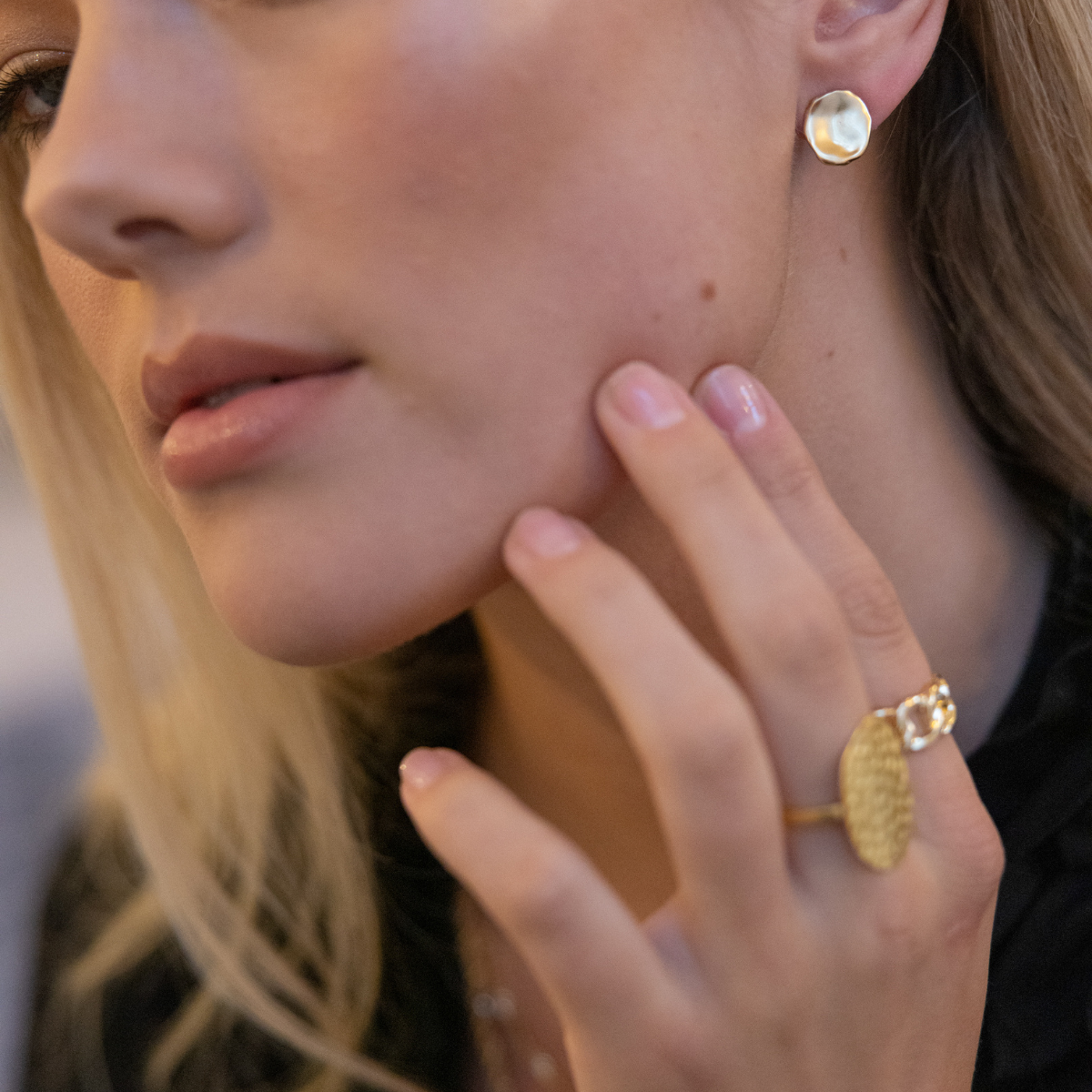 dainty_20hammered_20studs.png
