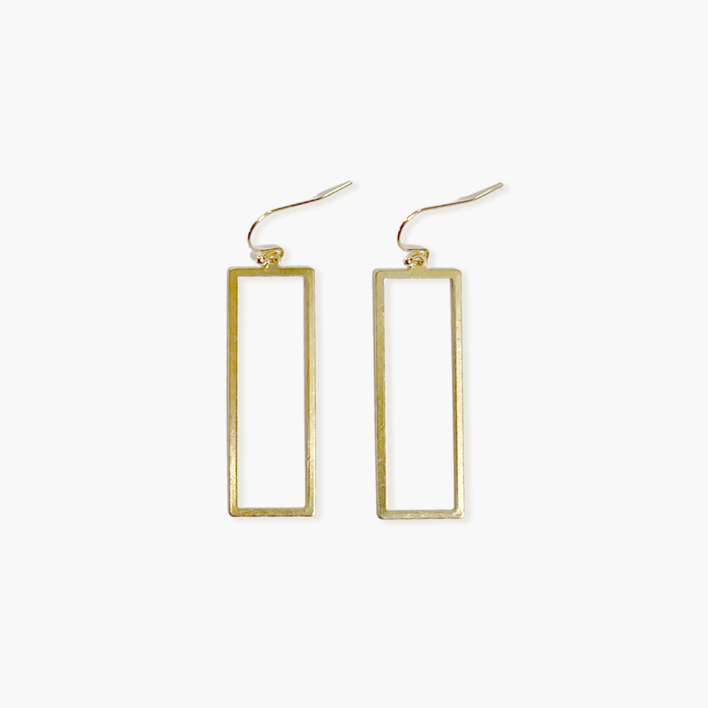 gold-bar-earrings1_0870d699-8a56-4b03-8b67-ab16842562d1.png