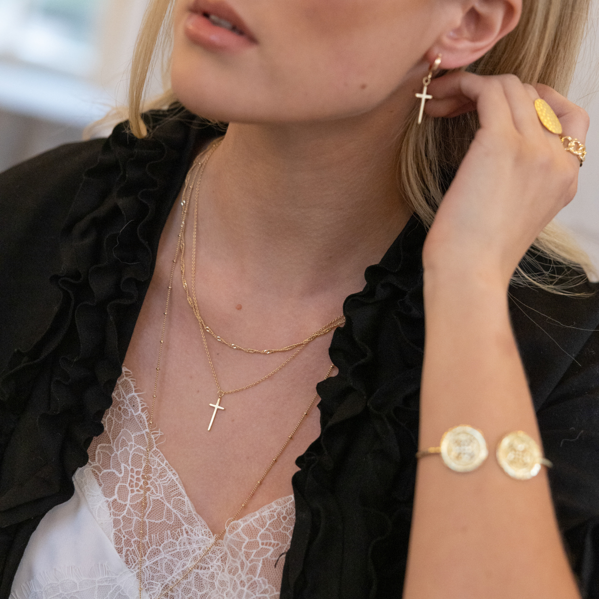 long_20cross_20necklace.png