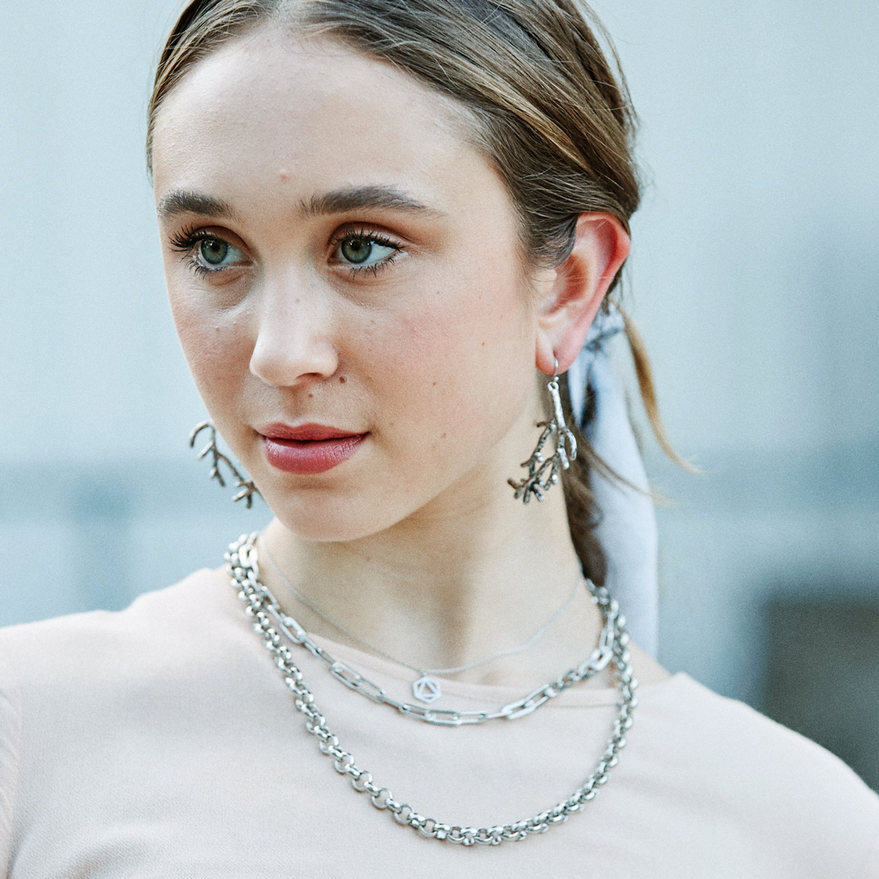 recoverynecklacesilver-lifestyle1.jpg