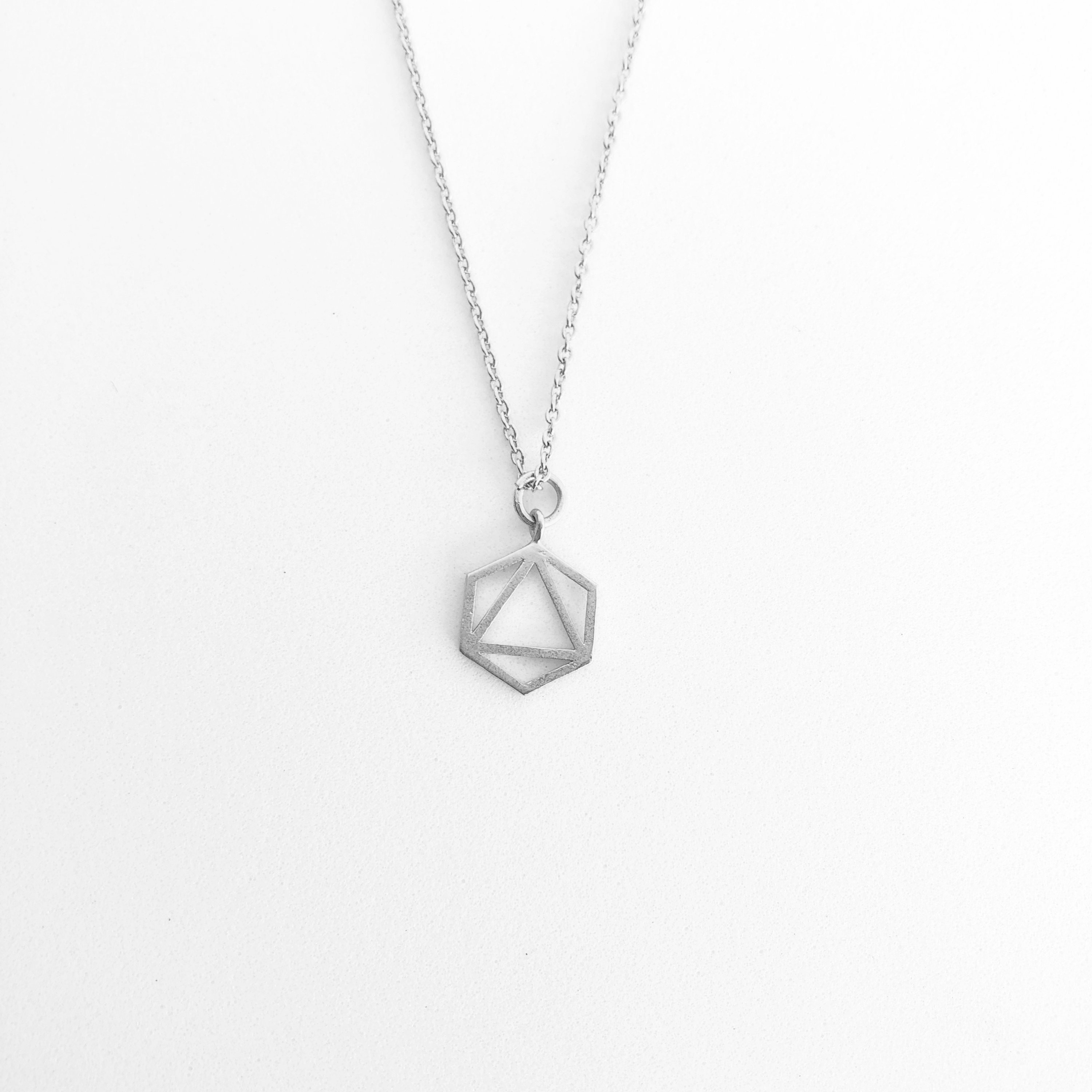 recoverynecklacesilver.png