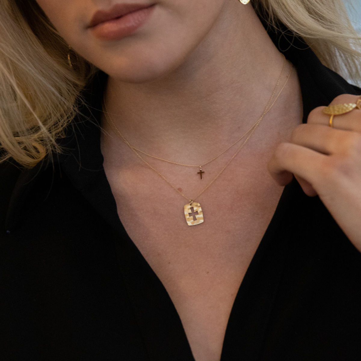 rectangle_20cross_20cut_20out_20necklace_2014k_20solid_20gold.png